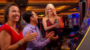 23win Live Casino Baccarat Table Real Dealer HD Streaming Myanmar ကစားသမားများ ကစားနေသောပုံ